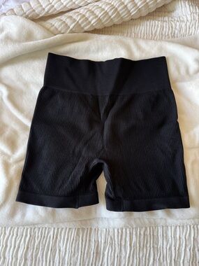 Amazon Ribbed High-Waist Bike Shorts - Black